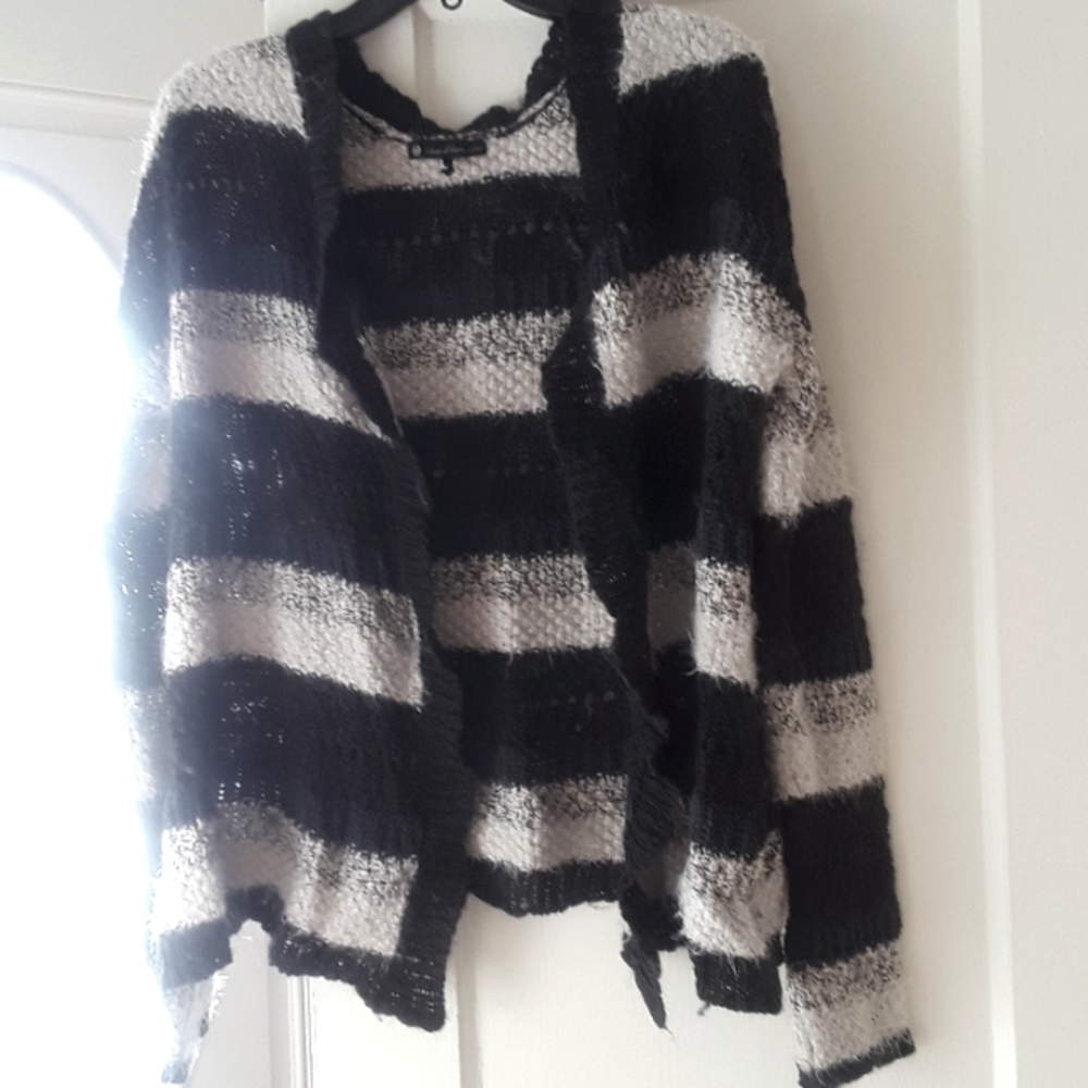 Black and white Sweater